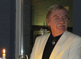 Volker Kühn – Genoveva oder die weiße Hirschkuh